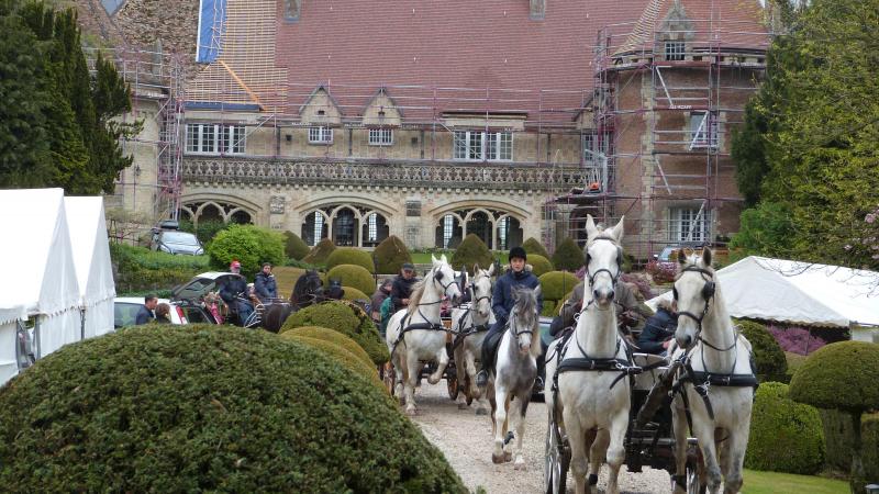 Le châtelain d’Acheux-en-Amiénois invite ses voisins