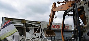 FAITS DIVERS - Le magasin Leader Price victime d’un casse impressionnant à la pelleteuse
