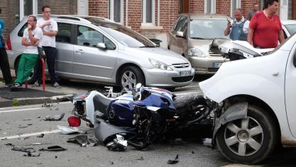 Selon des témoins de l’accident, le choc a été particulièrement violent.